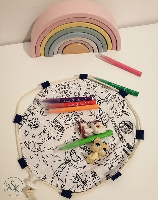 Sakood Couture Nantes - Petit tapis de coloriage pour enfant créatif -dessins supers héros